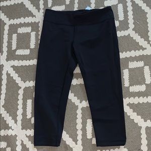 Cropped black ivivva leggings